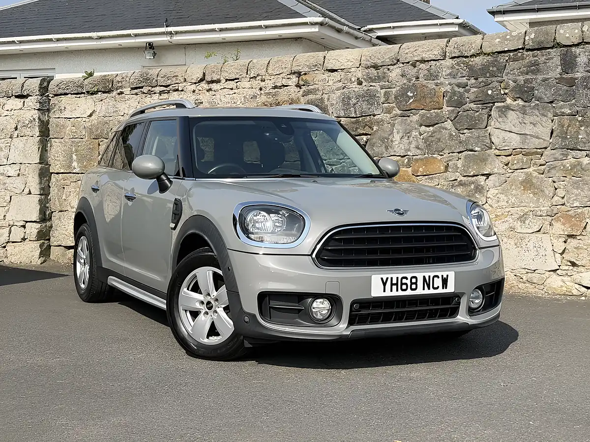 Used 2019 MINI Countryman Classic Grey - Front View