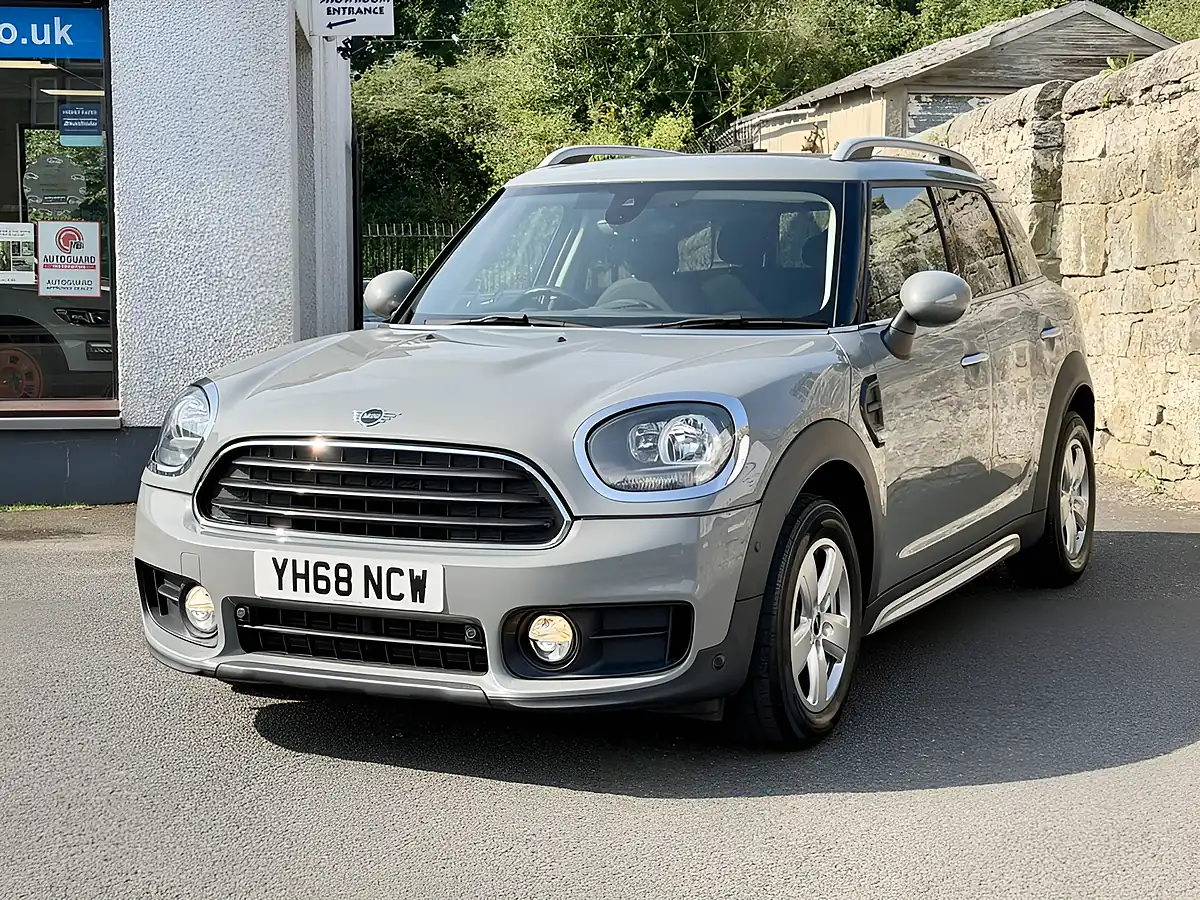 Used 2019 MINI Countryman Classic Grey - Interior and Exterior details 11
