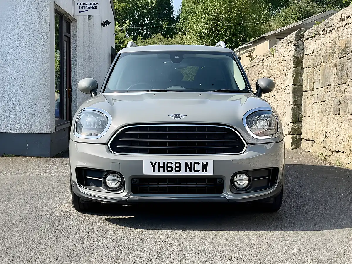 Used 2019 MINI Countryman Classic Grey - Interior and Exterior details 2