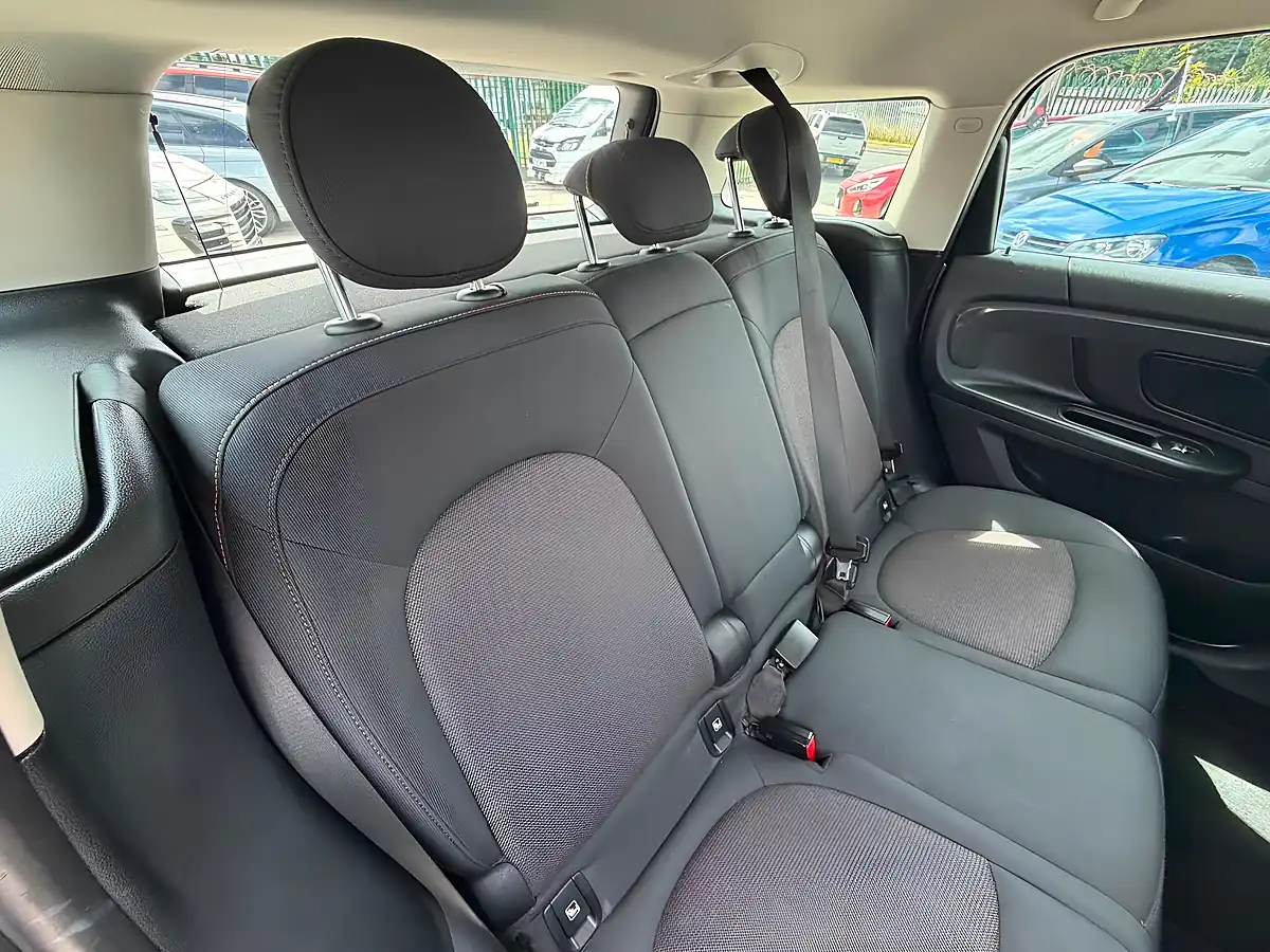 Used 2019 MINI Countryman Classic Silver - Interior and Exterior details 15