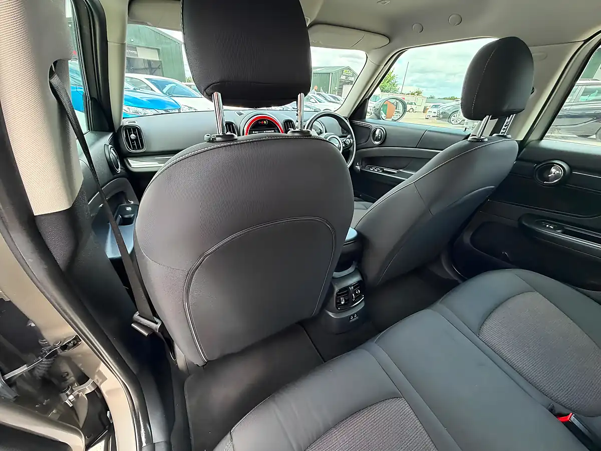 Used 2019 MINI Countryman Classic Silver - Interior and Exterior details 17