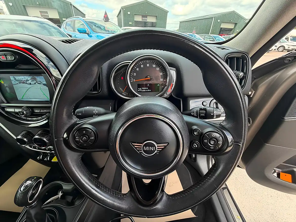 Used 2019 MINI Countryman Classic Silver - Interior and Exterior details 19