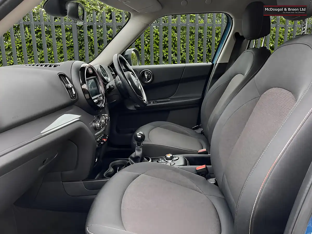 Used 2019 MINI Countryman Cooper Classic Blue - Interior and Exterior details 12