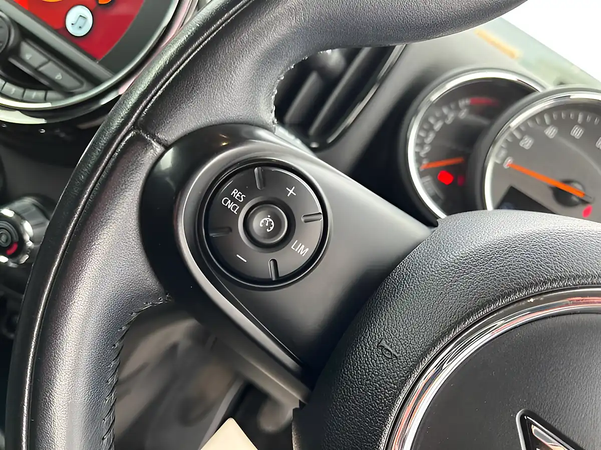 Used 2019 MINI Countryman Cooper Classic Blue - Interior and Exterior details 17