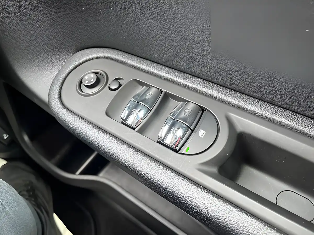 Used 2019 MINI Countryman Cooper Classic Blue - Interior and Exterior details 19