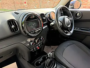 Used 2019 MINI Countryman Cooper Classic White - Interior and Exterior details 10