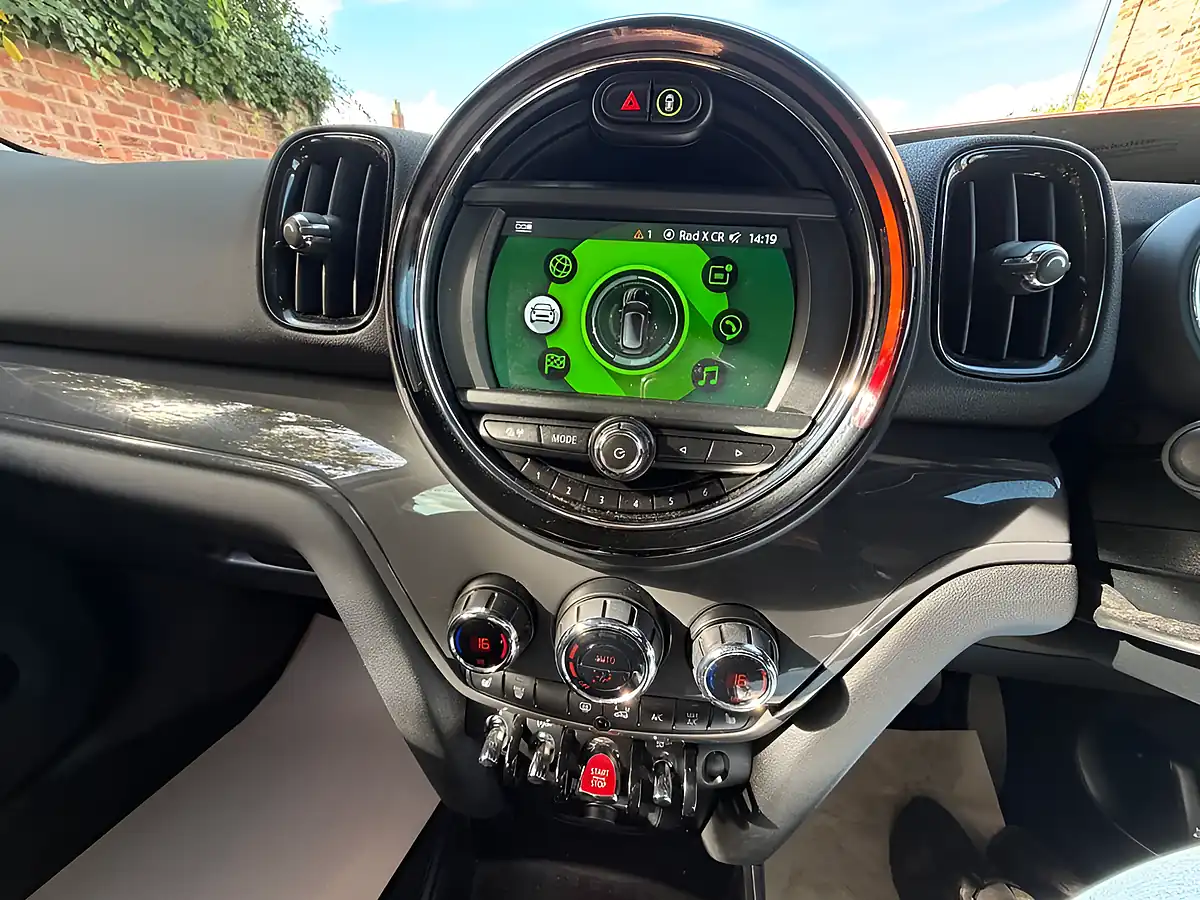 Used 2019 MINI Countryman Cooper Classic White - Interior and Exterior details 11
