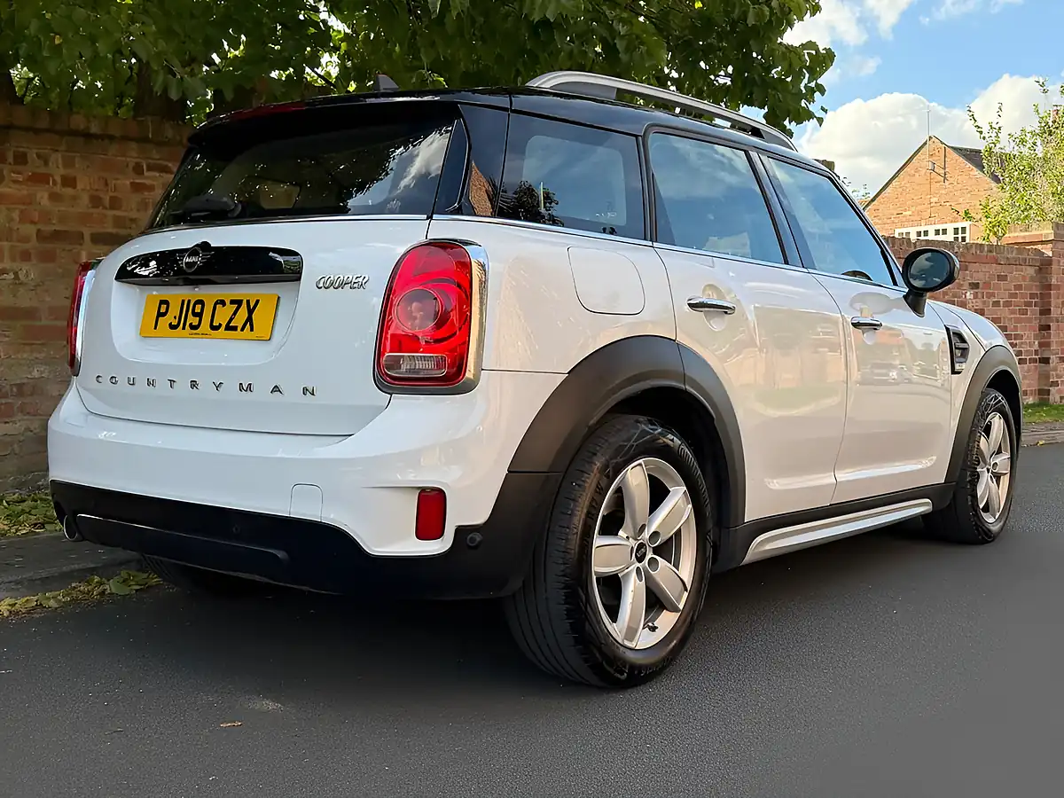Used 2019 MINI Countryman Cooper Classic White - Interior and Exterior details 5