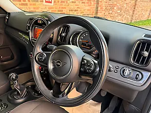 Used 2019 MINI Countryman Cooper Classic White - Interior and Exterior details 7