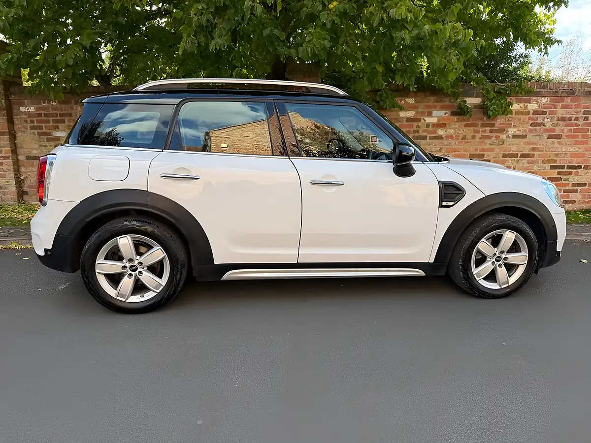 Used 2019 MINI Countryman Cooper Classic White - Interior and Exterior details 8