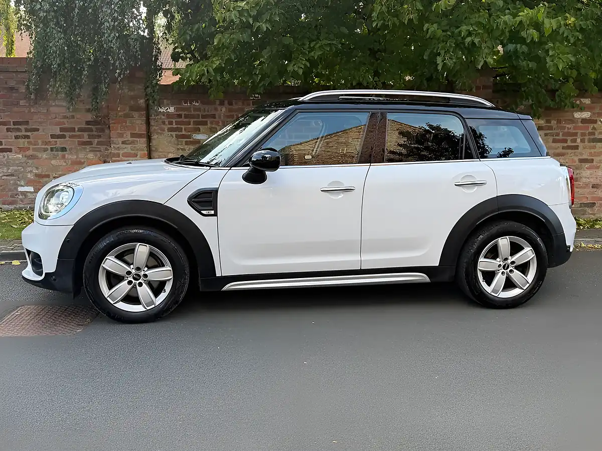 Used 2019 MINI Countryman Cooper Classic White - Interior and Exterior details 9