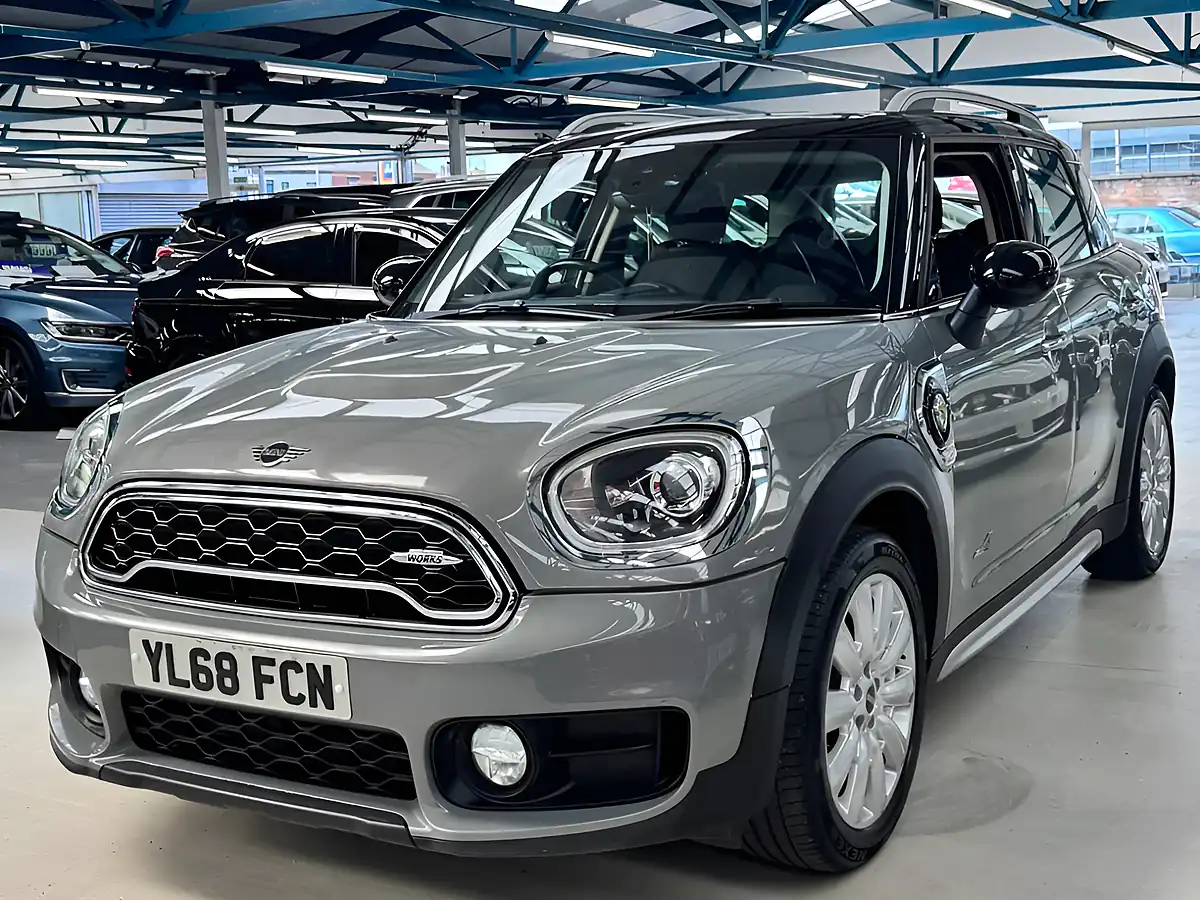 Used 2019 MINI Countryman Cooper Moonwalk Grey - Interior and Exterior details 10