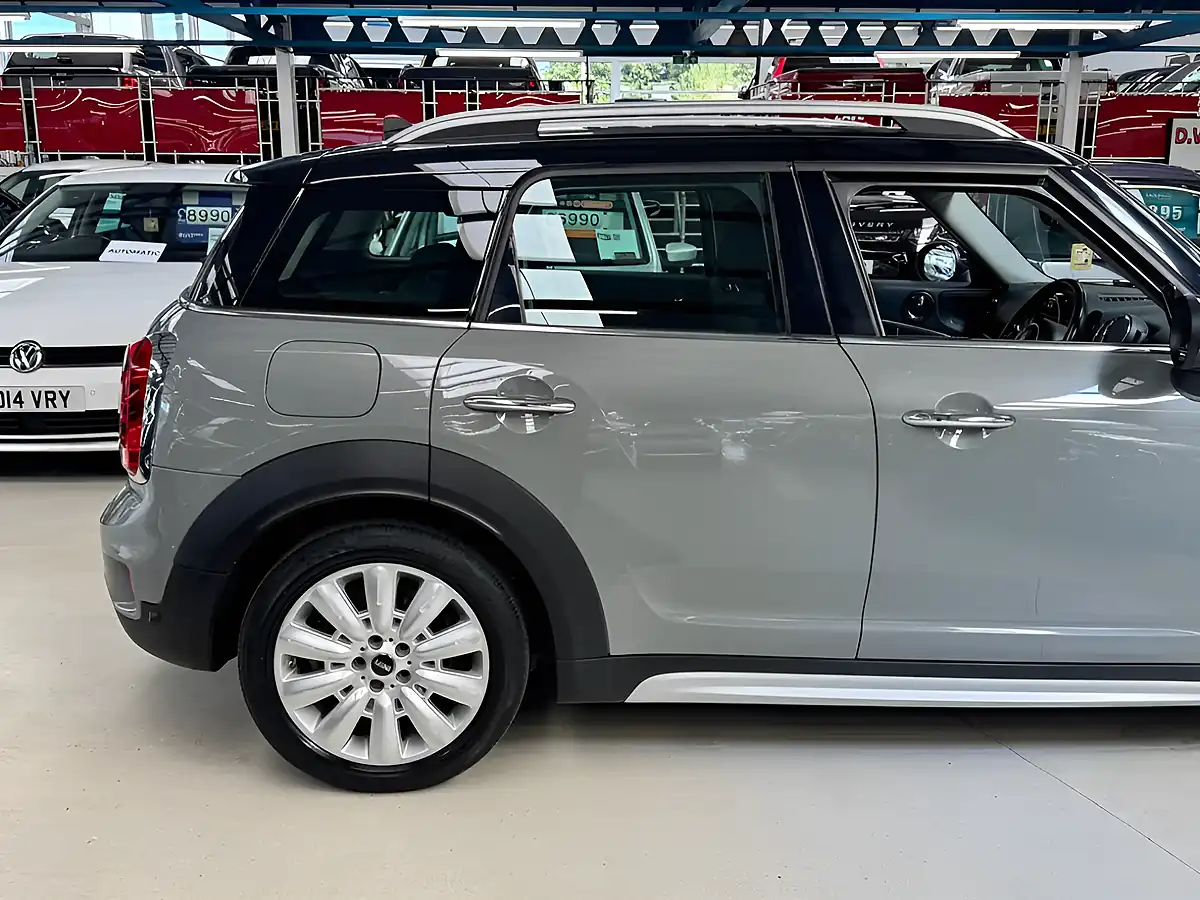 Used 2019 MINI Countryman Cooper Moonwalk Grey - Interior and Exterior details 11
