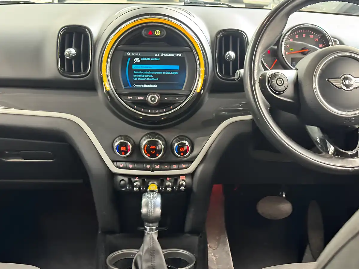 Used 2019 MINI Countryman Cooper Moonwalk Grey - Interior and Exterior details 12