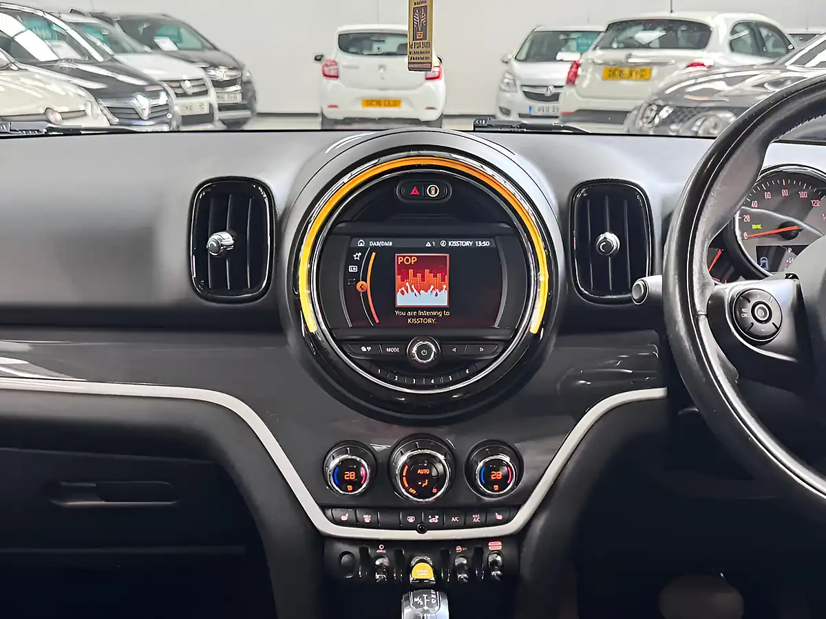 Used 2019 MINI Countryman Cooper Moonwalk Grey - Interior and Exterior details 13