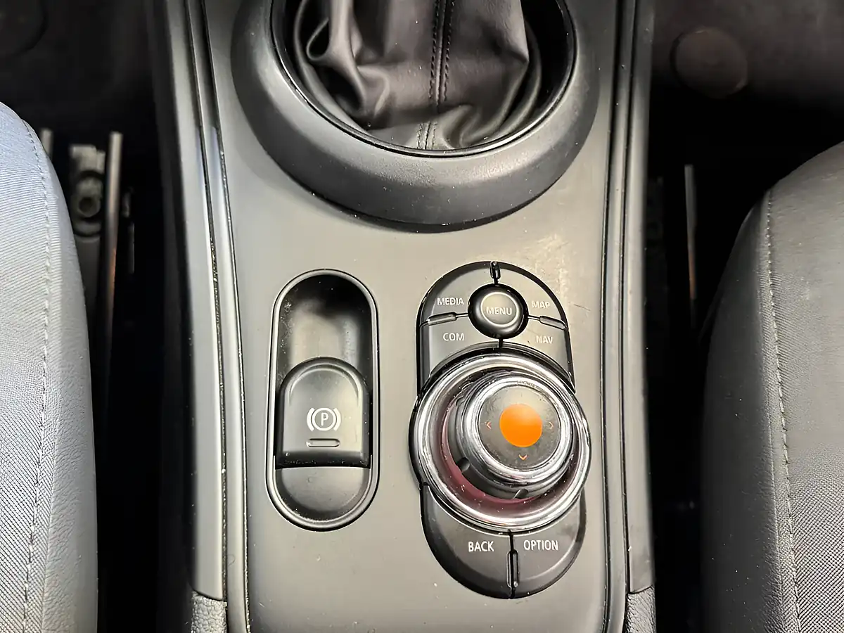 Used 2019 MINI Countryman Cooper Moonwalk Grey - Interior and Exterior details 19
