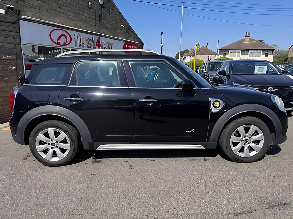 Used 2019 MINI Countryman Cooper S Black - Interior and Exterior details 4