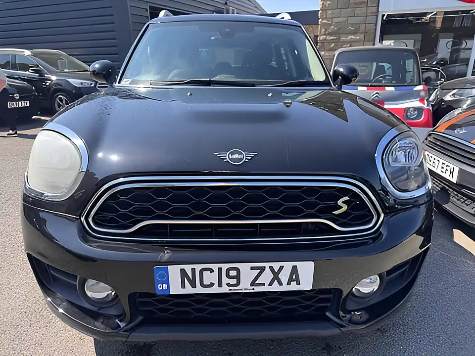 Used 2019 MINI Countryman Cooper S Black - Interior and Exterior details 5