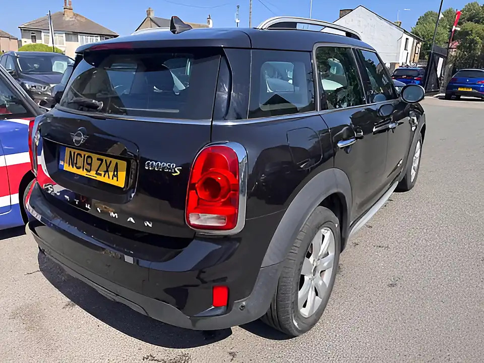 Used 2019 MINI Countryman Cooper S Black - Interior and Exterior details 6