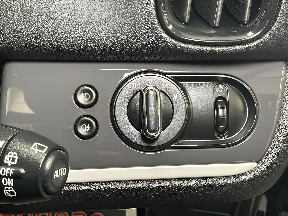 Used 2019 MINI Countryman Cooper Se Black - Interior and Exterior details 18