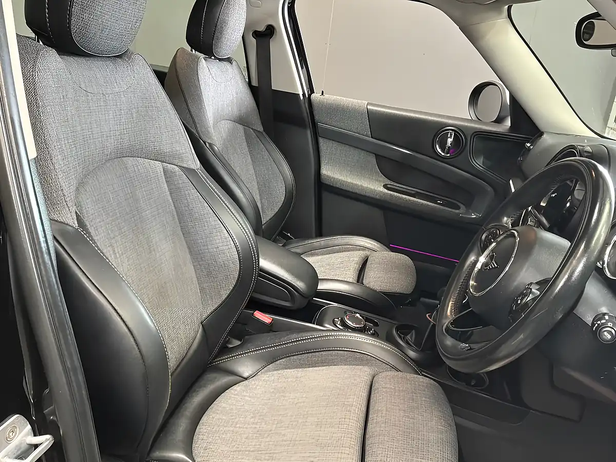 Used 2019 MINI Countryman Cooper Se Black - Interior and Exterior details 9