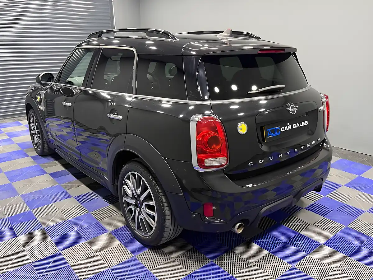 Used 2019 MINI Countryman Cooper Se Sport Midnight Black - Interior and Exterior details 10