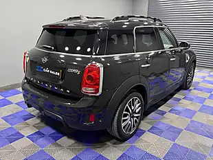 Used 2019 MINI Countryman Cooper Se Sport Midnight Black - Interior and Exterior details 11