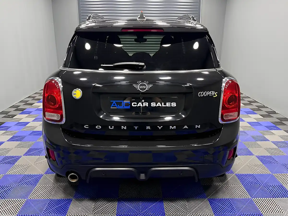 Used 2019 MINI Countryman Cooper Se Sport Midnight Black - Interior and Exterior details 12
