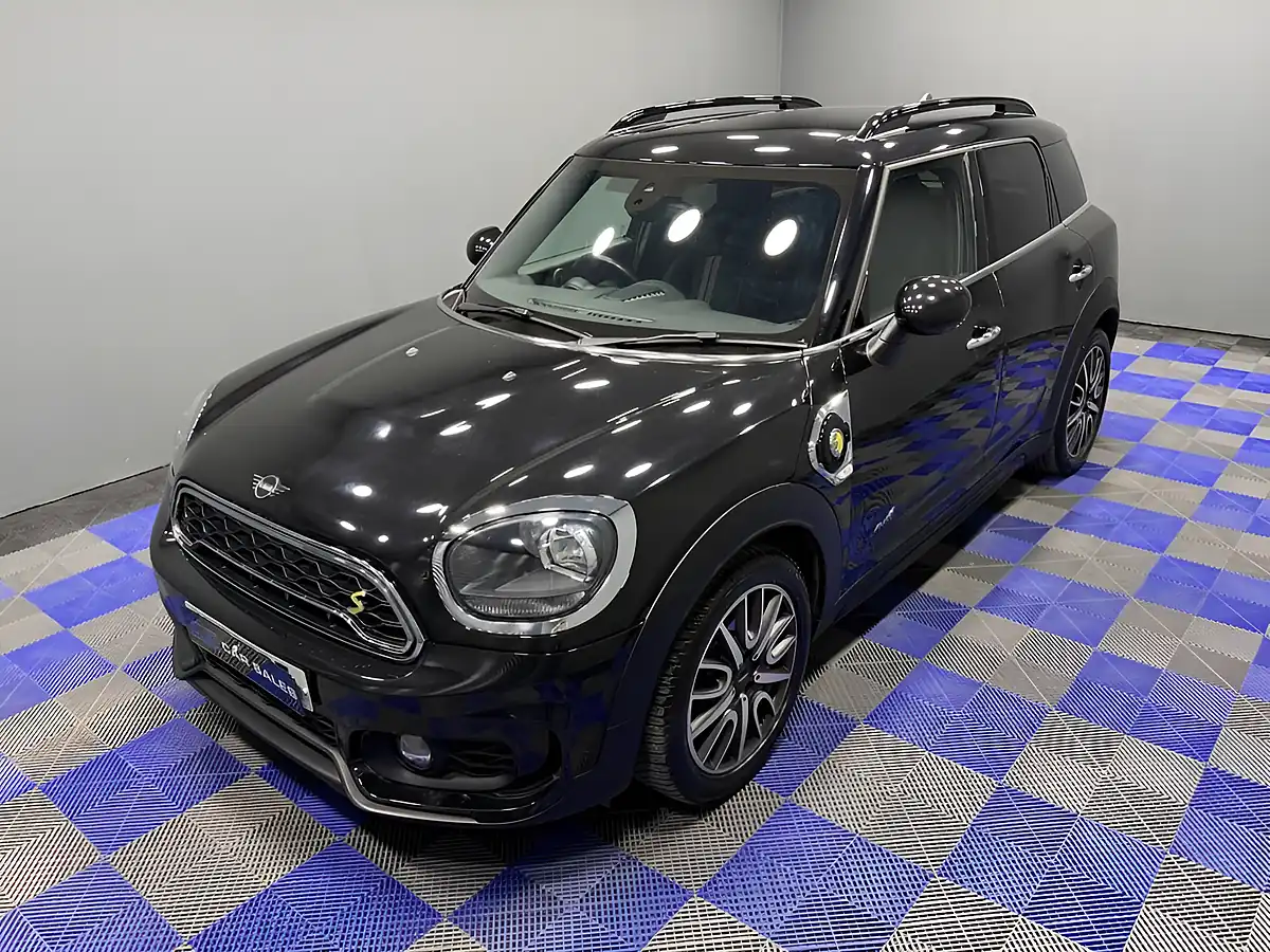 Used 2019 MINI Countryman Cooper Se Sport Midnight Black - Interior and Exterior details 15