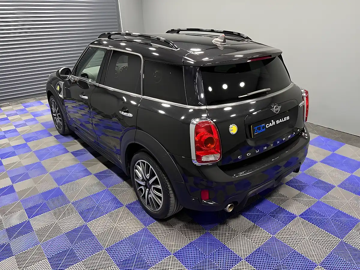 Used 2019 MINI Countryman Cooper Se Sport Midnight Black - Interior and Exterior details 16