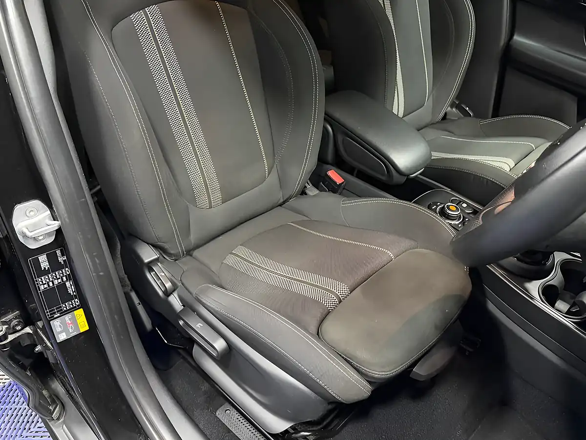 Used 2019 MINI Countryman Cooper Se Sport Midnight Black - Interior and Exterior details 18