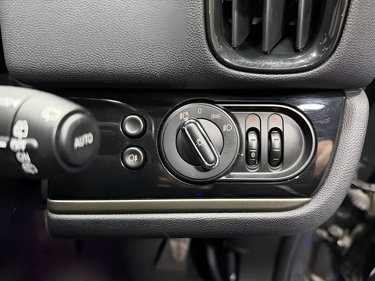 Used 2019 MINI Countryman Cooper Se Sport Midnight Black - Interior and Exterior details 20