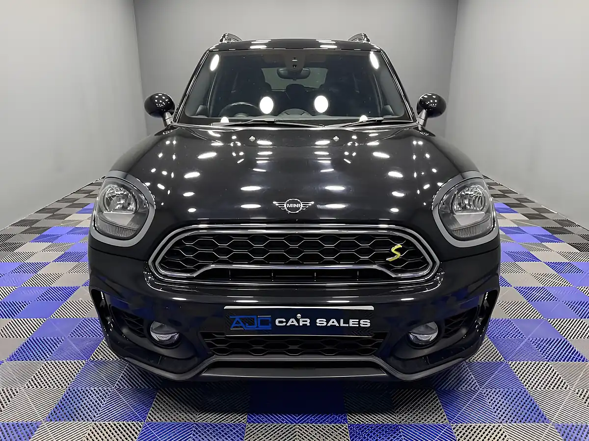 Used 2019 MINI Countryman Cooper Se Sport Midnight Black - Interior and Exterior details 4
