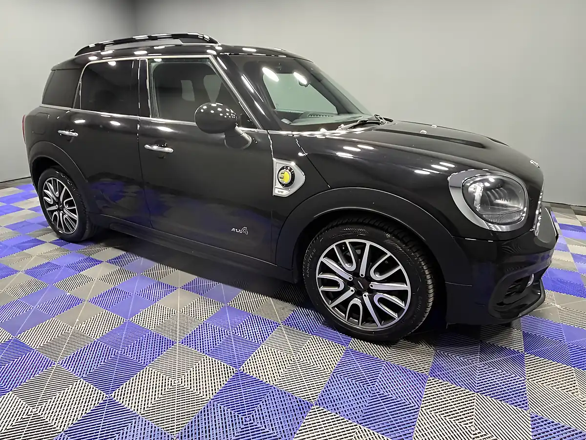 Used 2019 MINI Countryman Cooper Se Sport Midnight Black - Interior and Exterior details 5