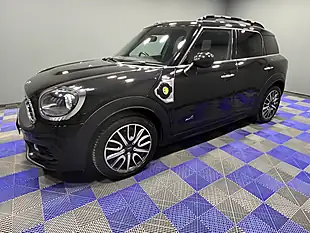 Used 2019 MINI Countryman Cooper Se Sport Midnight Black - Interior and Exterior details 6