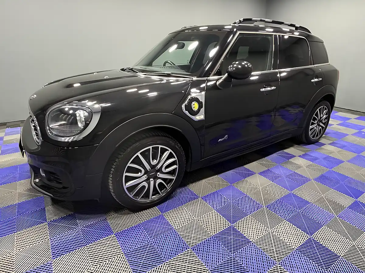 Used 2019 MINI Countryman Cooper Se Sport Midnight Black - Interior and Exterior details 6