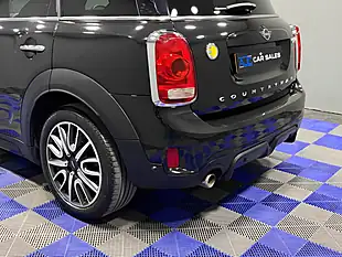 Used 2019 MINI Countryman Cooper Se Sport Midnight Black - Interior and Exterior details 7