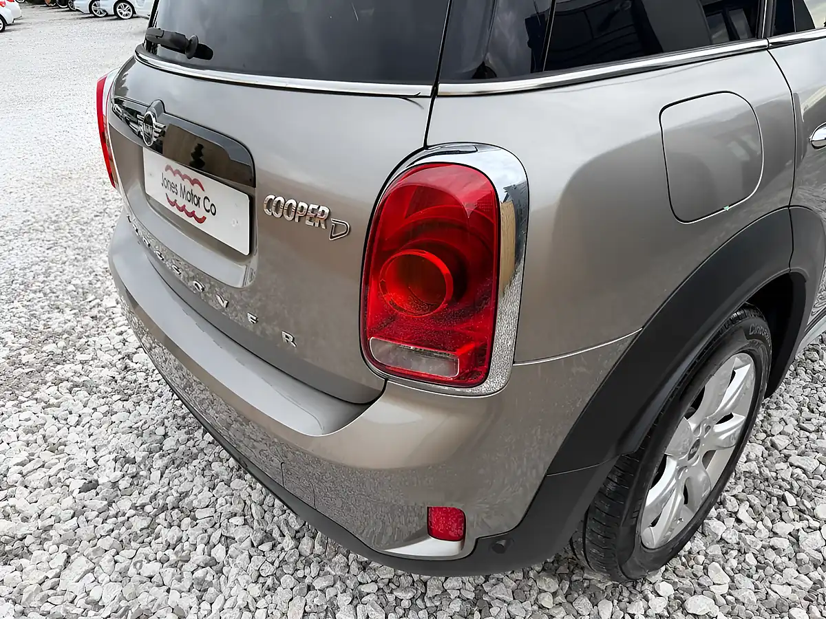 Used 2019 MINI Countryman Cooper Silver - Interior and Exterior details 10