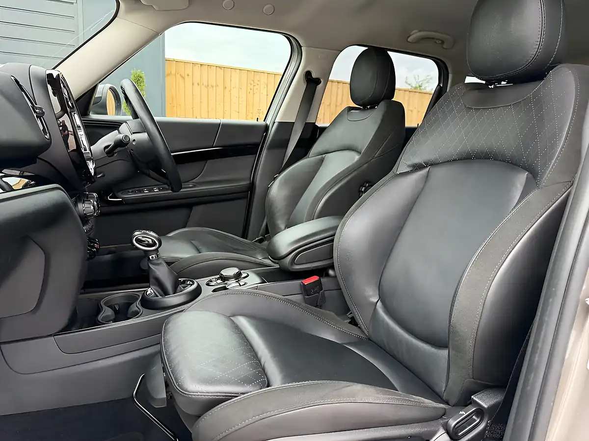 Used 2019 MINI Countryman Cooper Silver - Interior and Exterior details 18
