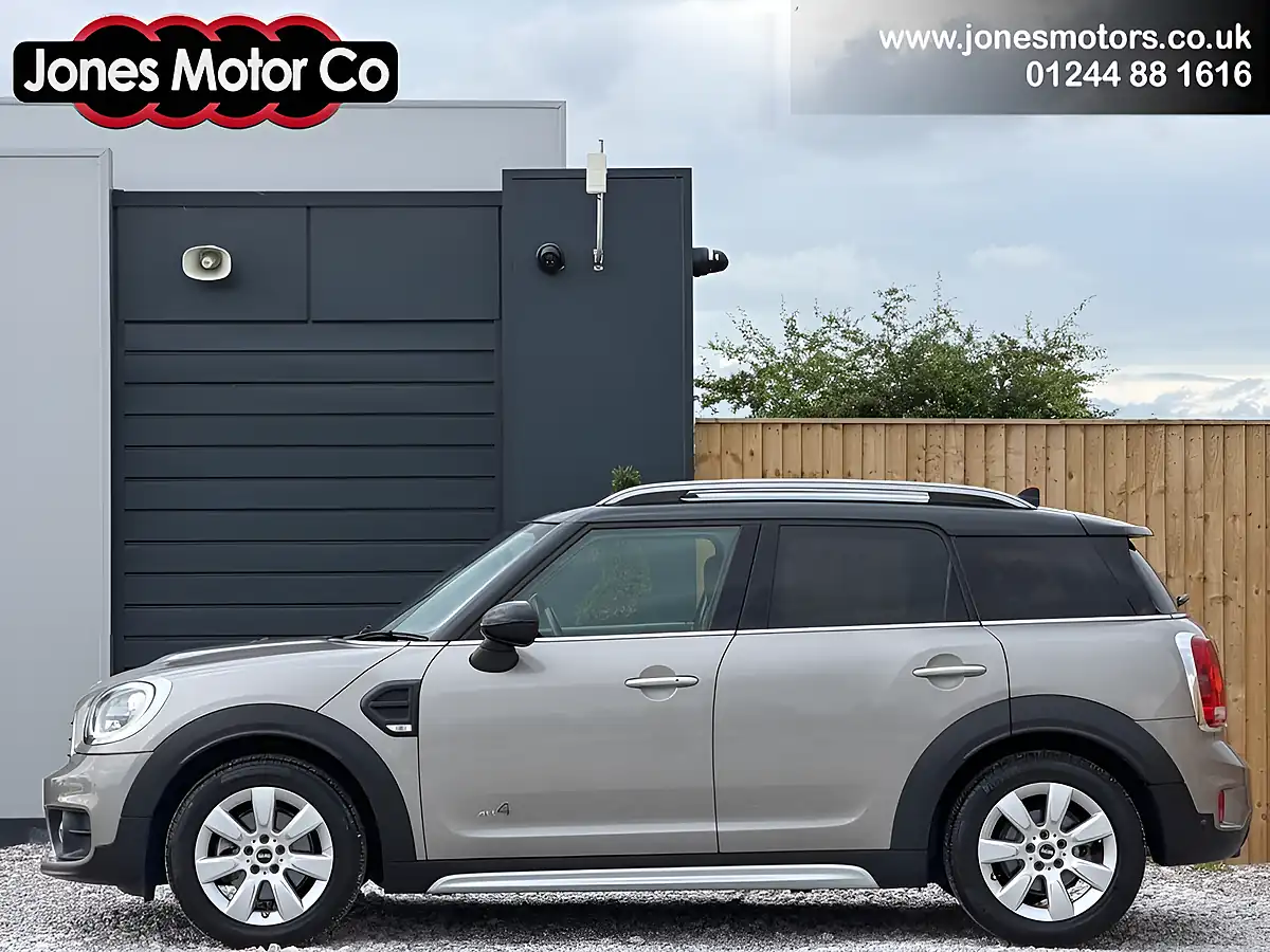 Used 2019 MINI Countryman Cooper Silver - Interior and Exterior details 2