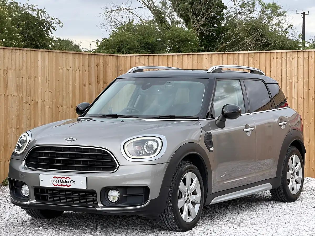Used 2019 MINI Countryman Cooper Silver - Interior and Exterior details 4