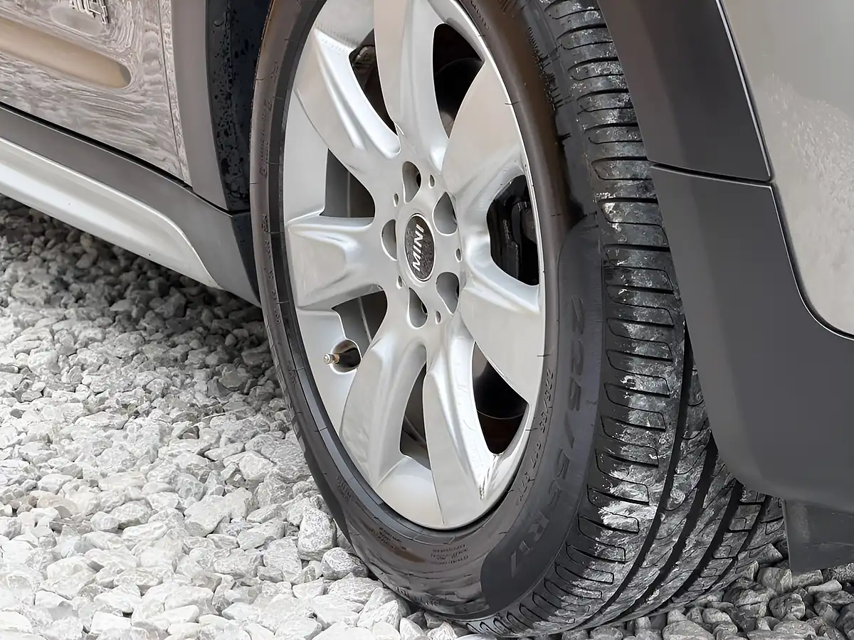 Used 2019 MINI Countryman Cooper Silver - Interior and Exterior details 7