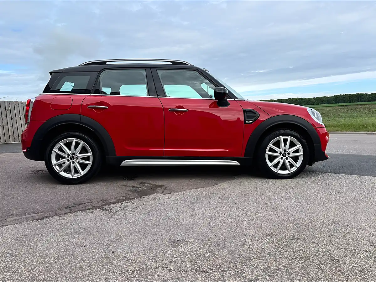 Used 2019 MINI Countryman Cooper Sport Red - Interior and Exterior details 10