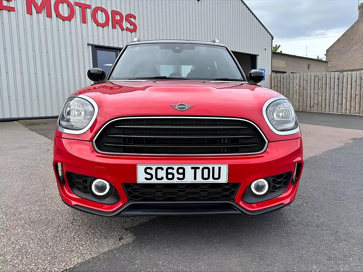 Used 2019 MINI Countryman Cooper Sport Red - Interior and Exterior details 8