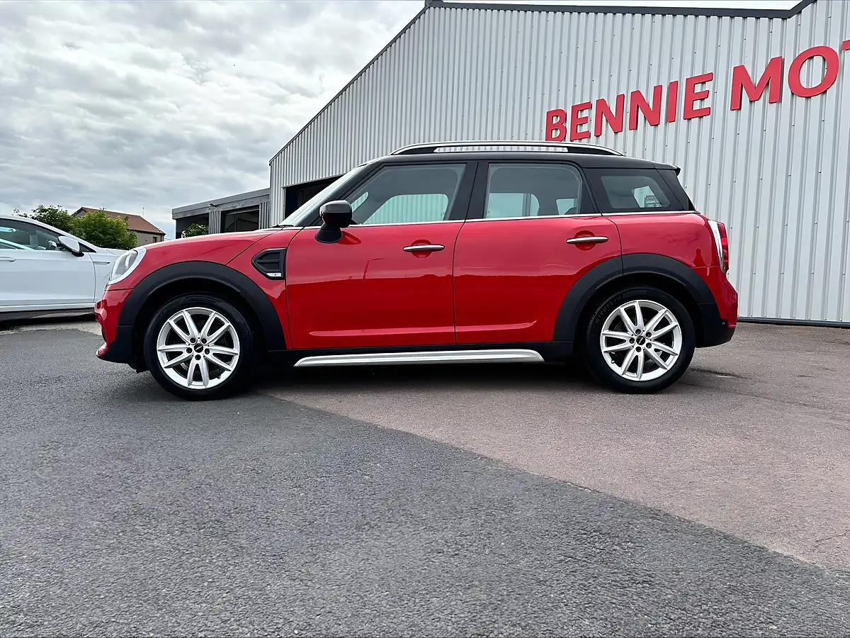 Used 2019 MINI Countryman Cooper Sport Red - Interior and Exterior details 9