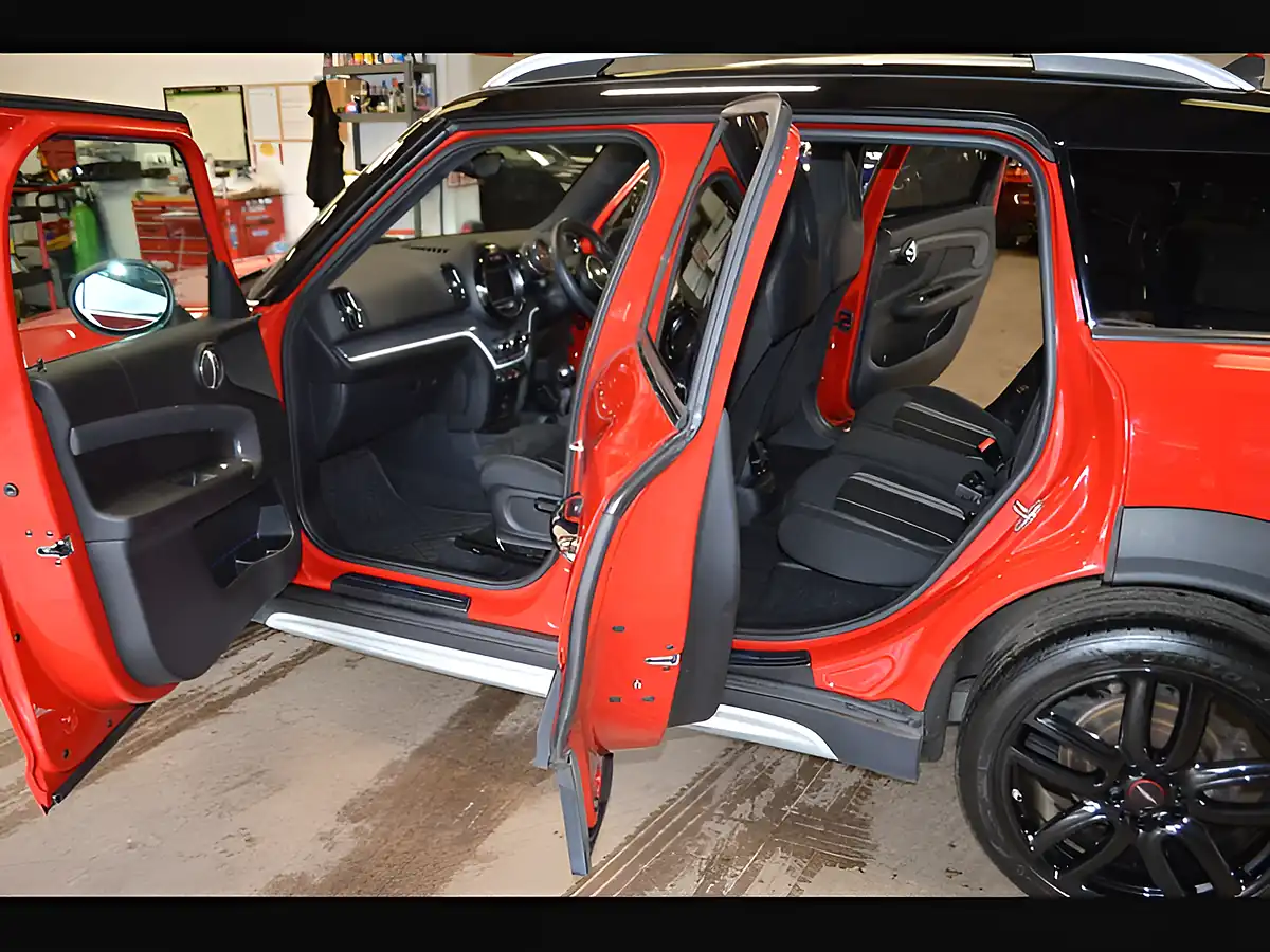 Used 2019 MINI Countryman Sport Chili Red - Interior and Exterior details 17