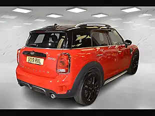 Used 2019 MINI Countryman Sport Chili Red - Interior and Exterior details 8