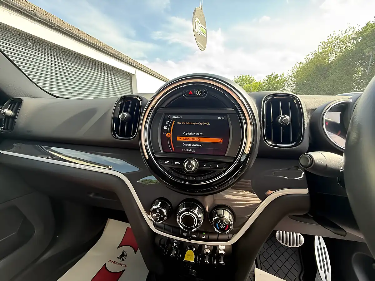 Used 2019 MINI Countryman Sport White - Interior and Exterior details 14