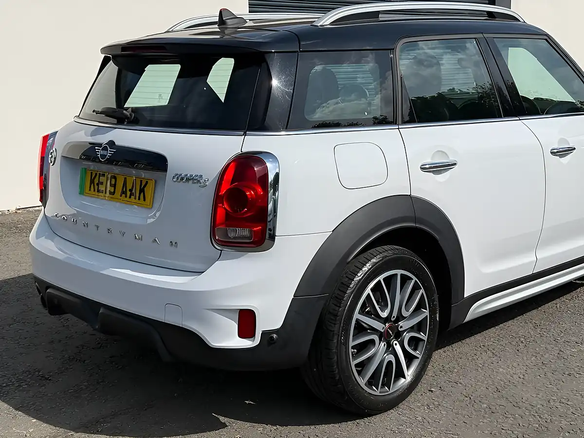Used 2019 MINI Countryman Sport White - Interior and Exterior details 4