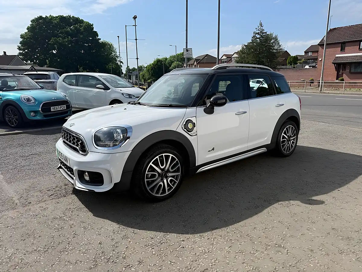 Used 2019 MINI Countryman Sport White - Interior and Exterior details 7